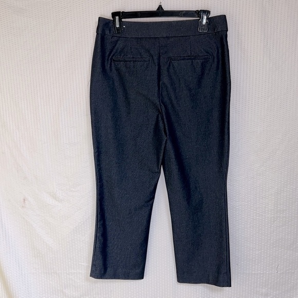 Chico's Chambray Denim Look Cropped Ankle Slacks Pants - Size 0.5 (Small/6) - Picture 2 of 10